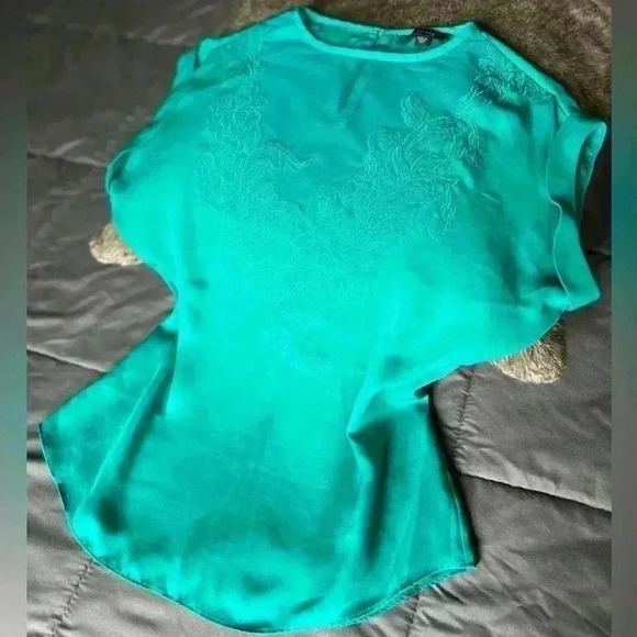 Guess Top - Picture 1 of 6